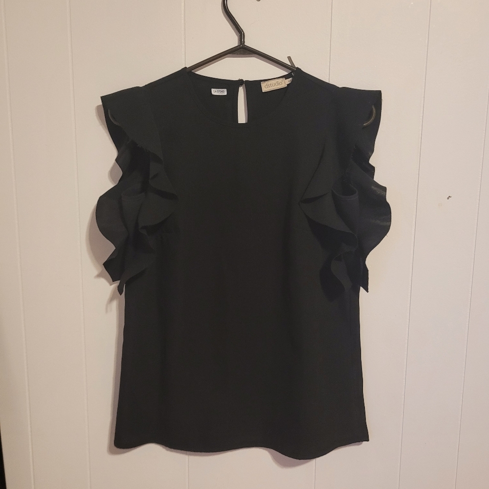 dstudio Women's Ruffle Sleeve Top